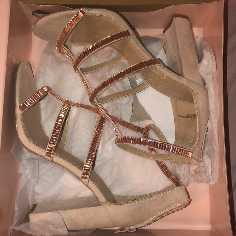 Chunky Nude Heel